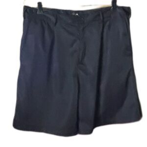 Bermuda Greens size 36 golfing shorts .
